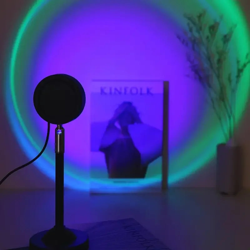 USB-powered sunset projection light, 16 color options, 360° rotating night light